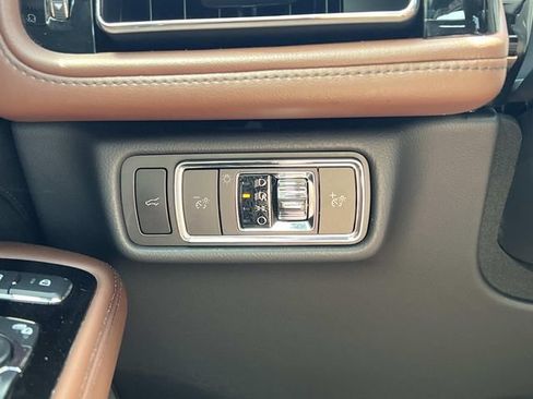 Used 2025 Lincoln Aviator Reserve w/ Illumination Package AWD/4WD image 30