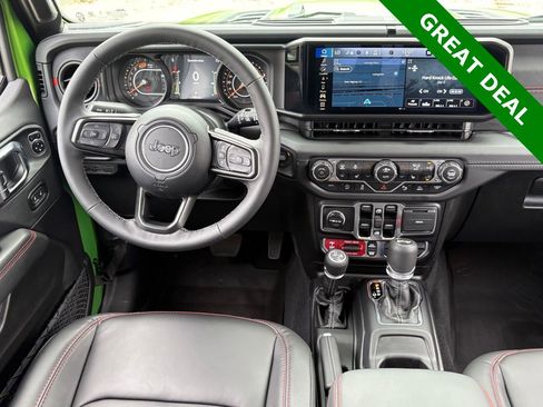 Used 2025 Jeep Wrangler Unlimited Rubicon image 18