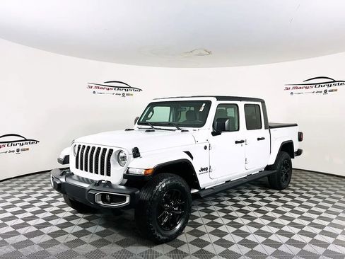 Used 2022 Jeep Gladiator Sport image 4