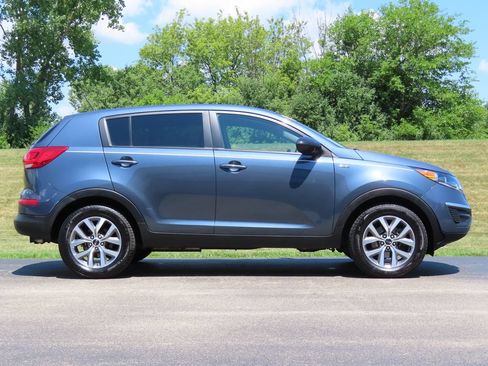 Used 2016 Kia Sportage LX AWD/4WD image 2