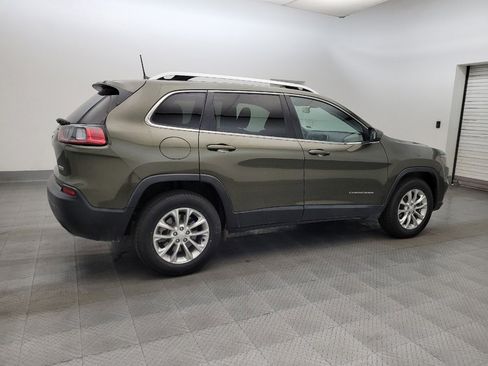 Used 2019 Jeep Cherokee Latitude w/ Cold Weather Group AWD/4WD image 10