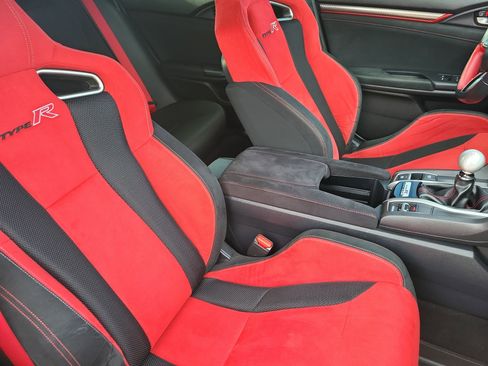 Used 2019 Honda Civic Type R image 14