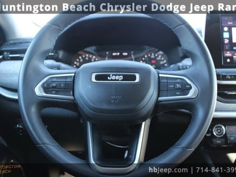 Used 2022 Jeep Compass Latitude image 15