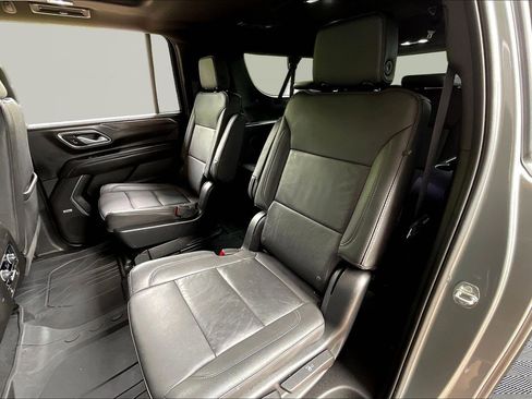 Used 2023 Chevrolet Suburban Z71 w/ Z71 Off-Road Package AWD/4WD image 22
