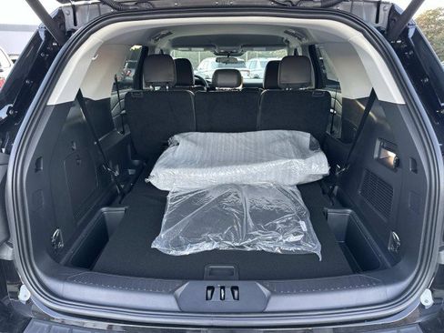 New 2025 Ford Explorer Active w/ Active Comfort Package image 18