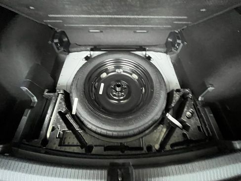 Certified 2024 Volkswagen Tiguan Wolfsburg Edition image 31