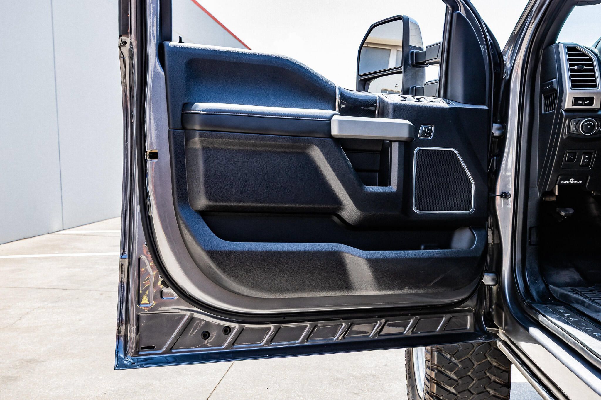 Used 2021 Ford F250 Platinum AWD/4WD image 35