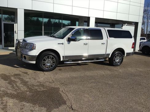Used 2007 Lincoln Mark LT 4x4 image 2