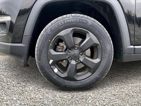 Used 2018 Jeep Compass Latitude w/ Popular Equipment Group image 9