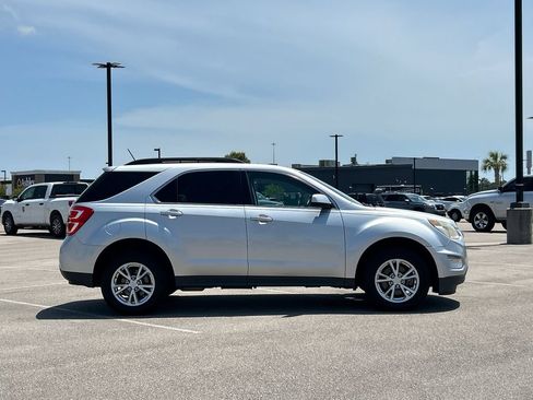 Used 2017 Chevrolet Equinox LT w/ Convenience Package FWD image 8