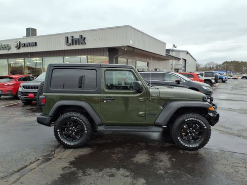 Used 2022 Jeep Wrangler Willys image 2