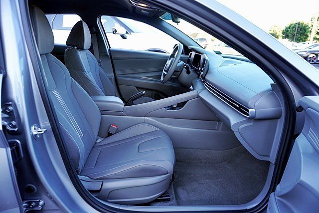 Certified 2026 Hyundai Elantra Sport FWD image 18