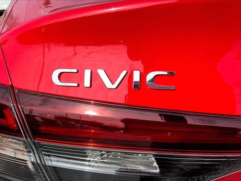 Used 2025 Honda Civic Sport image 31
