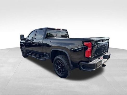 Used 2024 Chevrolet Silverado 2500 LT w/ Midnight Edition AWD/4WD image 7