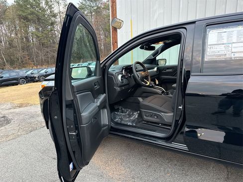 New 2026 Chevrolet Colorado LT image 13