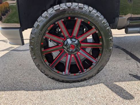 Used 2018 Chevrolet Silverado 1500 LTZ Z71 w/ Redline Edition AWD/4WD image 29