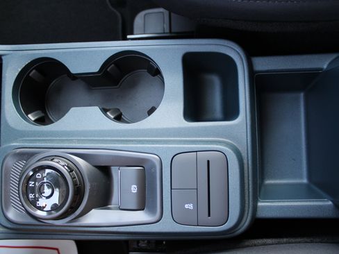 New 2025 Ford Maverick XL image 19