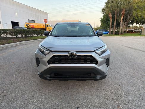 Used 2025 Toyota RAV4 LE image 8
