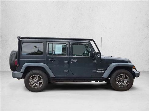 Used 2018 Jeep Wrangler Unlimited Sport AWD/4WD image 4