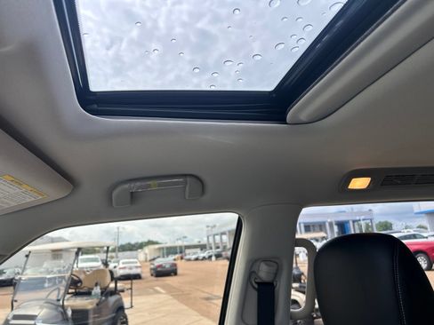 Used 2018 INFINITI QX80 2WD w/ Driver Assistance Package image 3