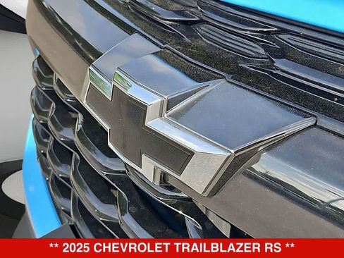 Used 2025 Chevrolet TrailBlazer RS w/ Convenience Package FWD image 12