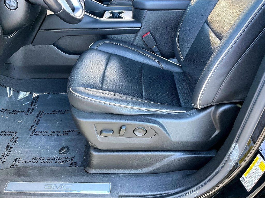 Used 2022 GMC Yukon SLT w/ SLT Premium Package AWD/4WD image 36