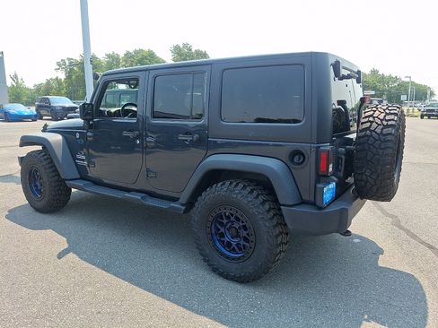 Used 2017 Jeep Wrangler Unlimited Sport w/ Quick Order Package 24S AWD/4WD image 4
