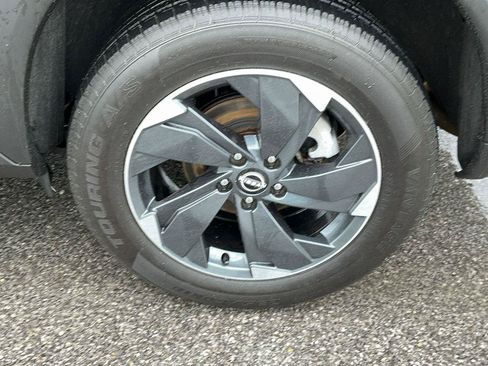 Used 2025 Nissan Rogue SV AWD/4WD image 10