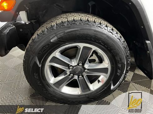 Used 2022 Jeep Wrangler Unlimited Sahara w/ Safety Group AWD/4WD image 32