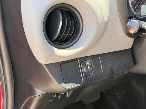 Used 2017 Toyota Yaris L FWD image 6