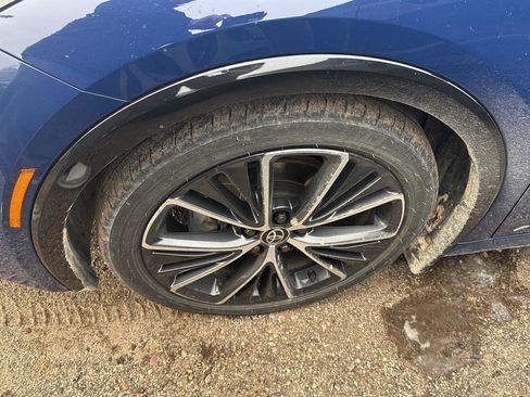 Used 2024 Toyota Prius XLE image 5