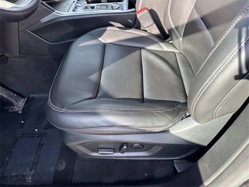 Used 2022 Ford Explorer XLT w/ Equipment Group 202A image 15