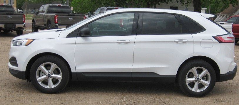 Used 2020 Ford Edge SE FWD image 2