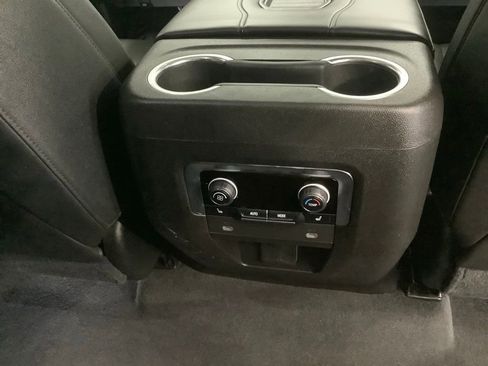 Used 2021 Chevrolet Suburban Z71 w/ Luxury Package AWD/4WD image 40