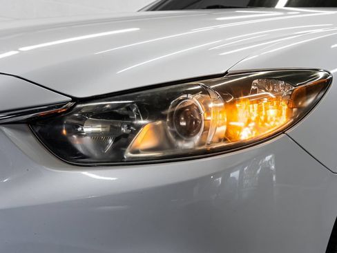 Used 2014 MAZDA MAZDA6 Touring w/ Touring Technology Package FWD image 9
