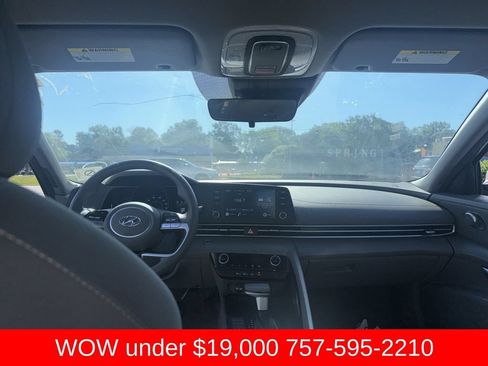 Used 2023 Hyundai Elantra SEL FWD image 17