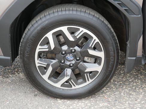 Used 2025 Subaru Forester Premium AWD/4WD image 15
