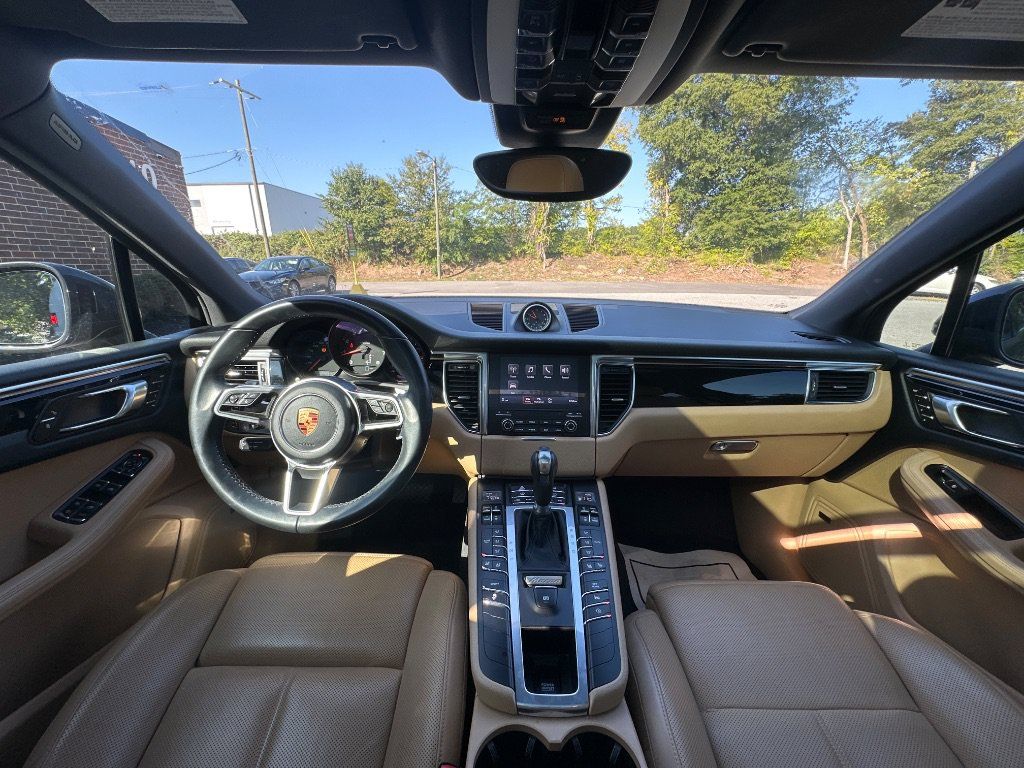 Used 2018 Porsche Macan AWD/4WD image 34