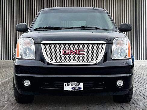 Used 2011 GMC Yukon SLT w/ SLT-2 Equipment Package AWD/4WD image 3