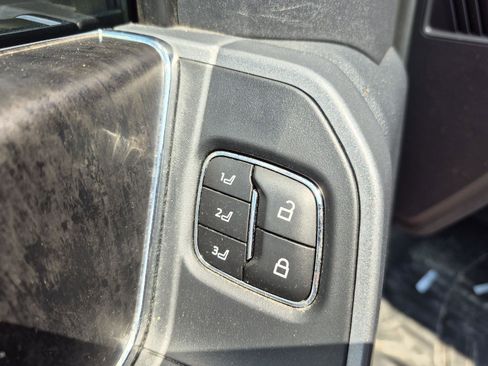 Used 2023 Ford F250 Lariat w/ Lariat Ultimate Package image 12