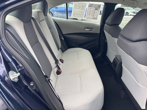 Used 2020 Toyota Corolla LE image 11