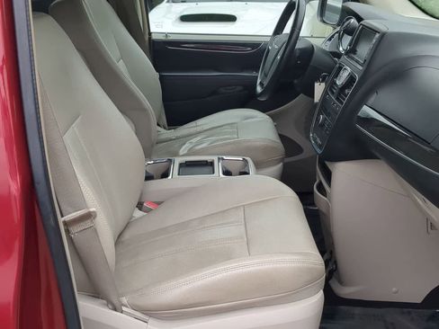 Used 2013 Chrysler Town & Country Touring-L FWD image 21
