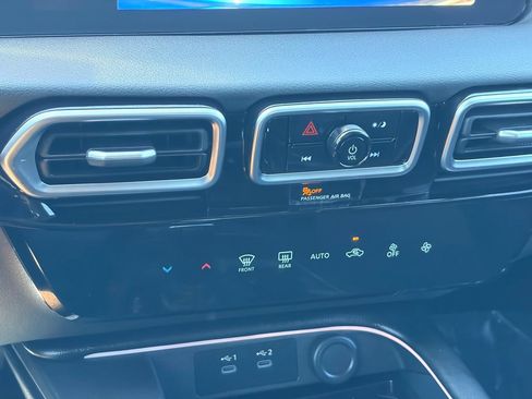 Used 2026 Nissan Sentra SR w/ Floor Mat Package FWD image 22