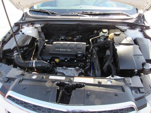 Used 2011 Chevrolet Cruze LT image 13