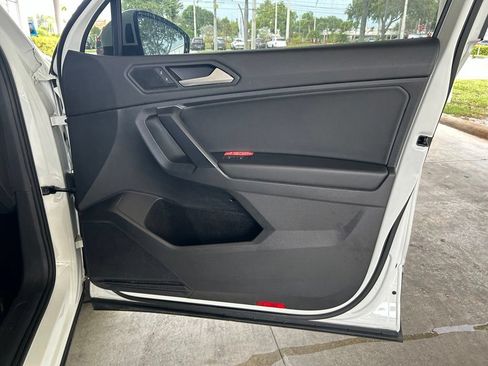 Used 2021 Volkswagen Tiguan SE w/ Panoramic Sunroof Package FWD image 25