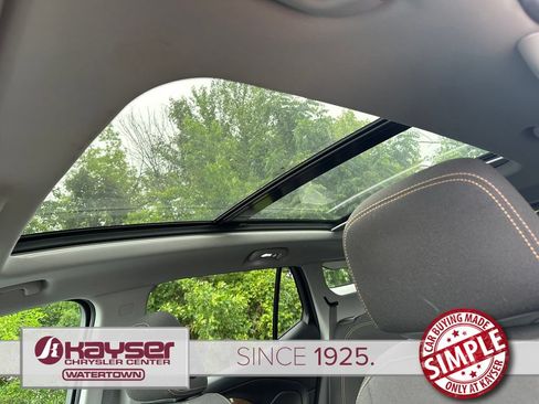 Used 2020 GMC Terrain SLE w/ Driver Convenience Package AWD/4WD image 7