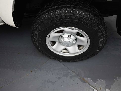 Used 2022 Toyota Tacoma SR image 10