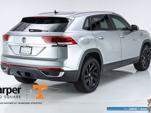 Used 2023 Volkswagen Atlas Cross Sport SE w/ Panoramic Sunroof Package FWD image 9