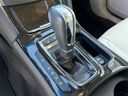 Used 2013 Lincoln MKS image 21