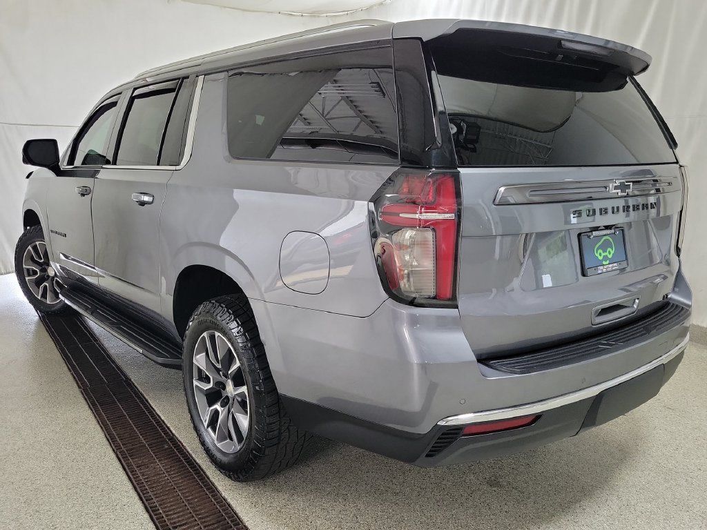 Certified 2021 Chevrolet Suburban LT w/ LT Signature Package AWD/4WD image 8